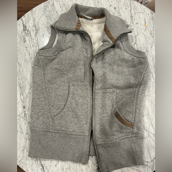 Nike grey vest - Picture 1 of 7